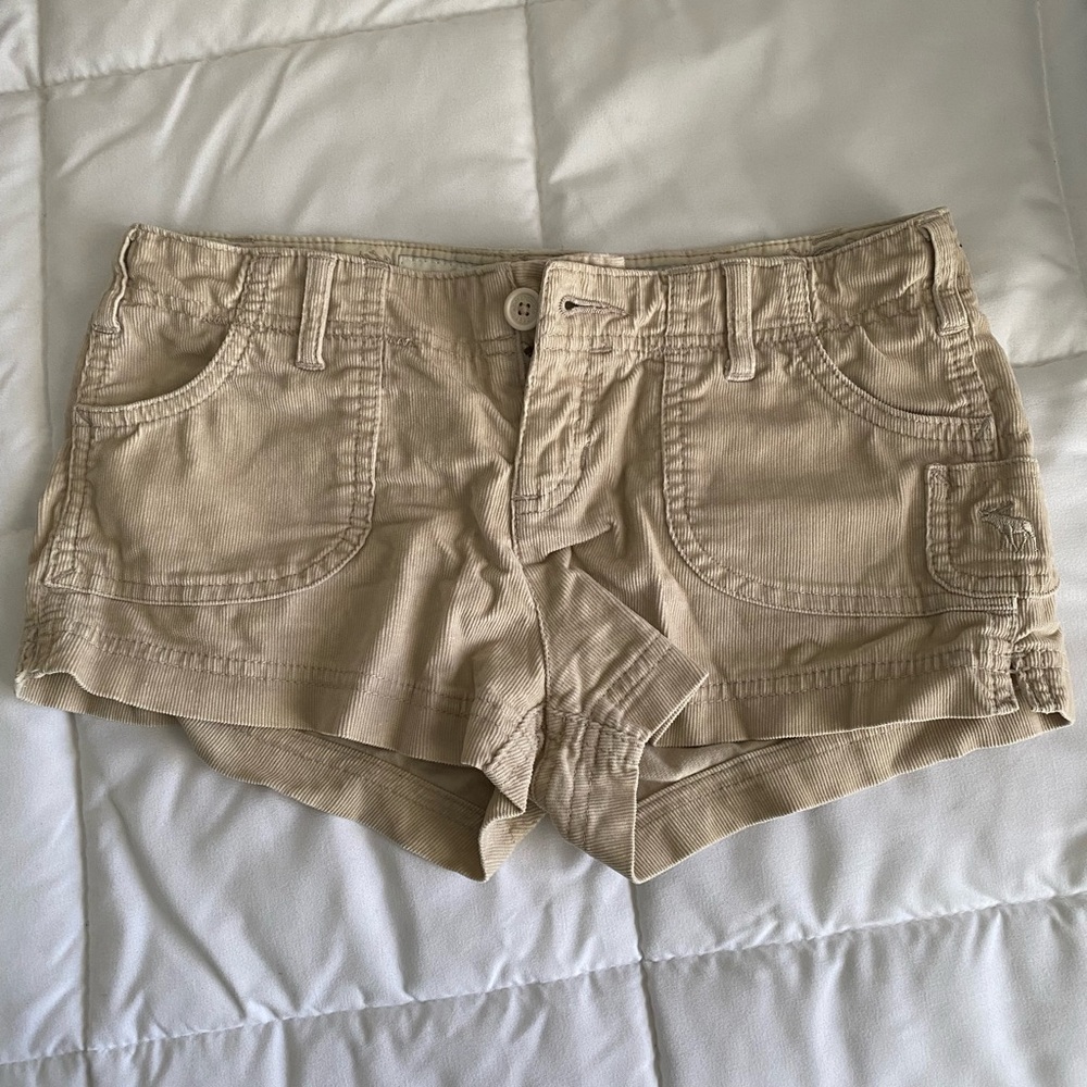 Abercrombie kids stretch corduroy cream shorts. Size 12
